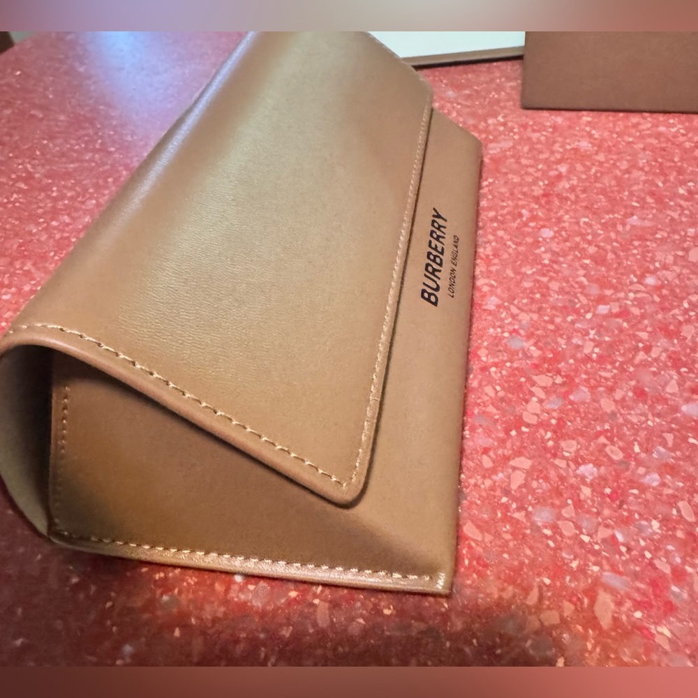 Burberry NEW Grey Gradient Sunglasses with Box, & Case - Picture 9 of 10